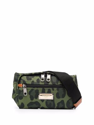 Dolce & Gabbana camouflage-print belt bag - Green