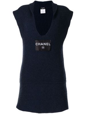 Chanel Pre-Owned 2008 plunging neck knitted dress - Blue