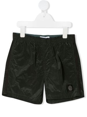 Stone Island Junior logo-patch swim shorts - Green