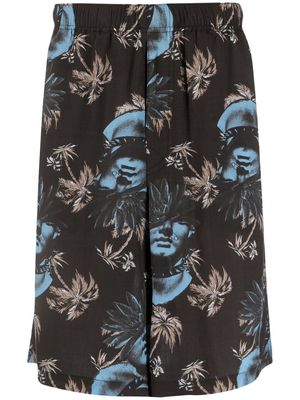 UNDERCOVER rose-print Bermuda shorts - Black