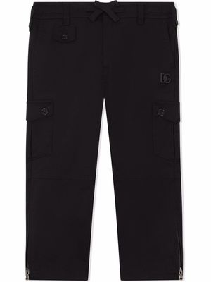 Dolce & Gabbana Kids embossed logo cargo trousers - Black