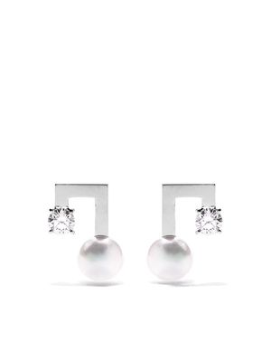TASAKI 18kt white gold petit Balance Note Collection Line Akoya pearl and diamond stud earrings - Silver