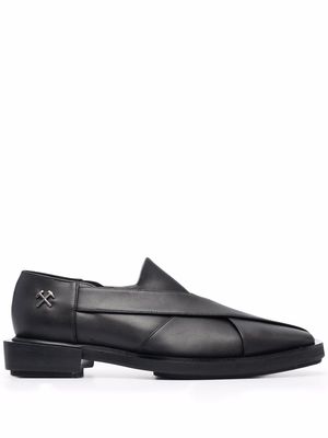 GmbH logo plaque faux-leather loafers - Black