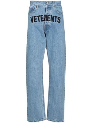 VETEMENTS logo-embroidered jeans - Blue