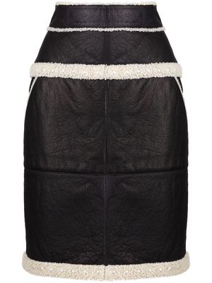Chanel Pre-Owned shearling-trimmed leather skirt - Black