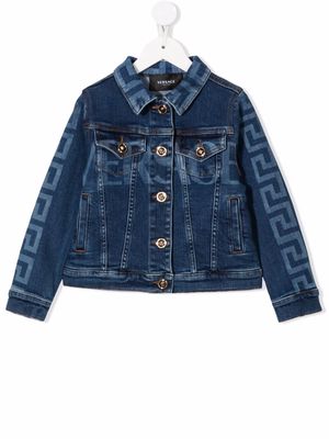 Versace Kids greco-print buttoned denim jacket - Blue