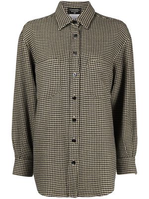 Chanel Pre-Owned 1999 houndstooth pattern button-up shirt - Black