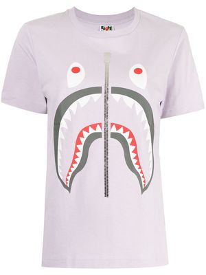 A BATHING APE® Shark-print short-sleeved T-shirt - Purple