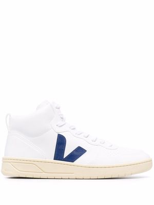 VEJA logo-patch lace-up sneakers - White