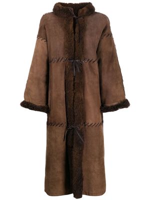 Christian Dior 1980s pre-owned sheepskin midi coat - Brown