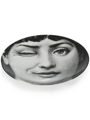 Fornasetti winking woman plate - Black