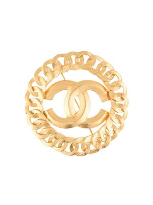 Chanel Pre-Owned 1996 CC chain brooch - Gold