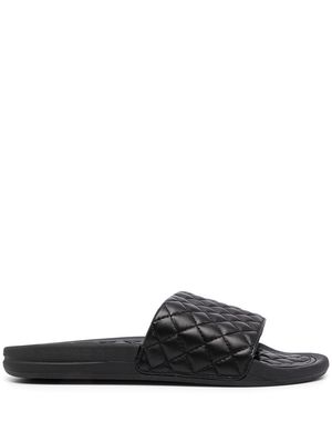 APL: ATHLETIC PROPULSION LABS quilted Lusso slides - Black