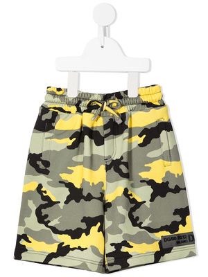 Dolce & Gabbana Kids camouflage logo-patch shorts - Green