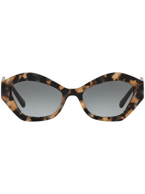 Giorgio Armani tortoiseshell-pritn cat-eye frame sunglasses - Grey