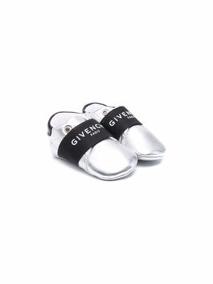 Givenchy Kids logo-strap slippers - Silver