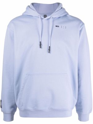 MCQ embroidered logo long-sleeve hoodie - Blue