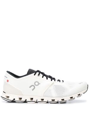 On Running Cloud X low-top sneakers - White