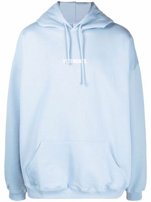 VETEMENTS micro logo drop-shoulder hoodie - Blue