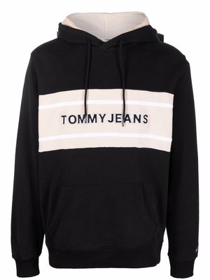 Tommy Jeans embroidered-logo hoodie - Black