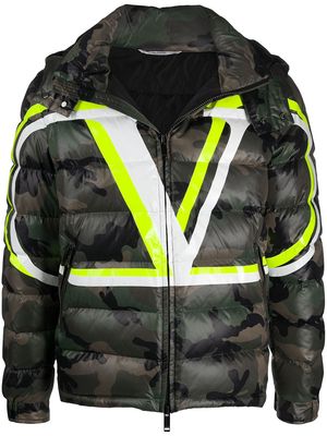 Valentino VLOGO camouflage quilted puffer jacket - Green