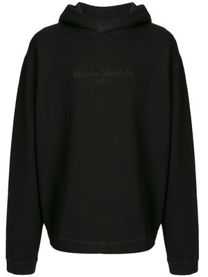 Maison Margiela embroidered-logo drop-shoulder hoodie - Black