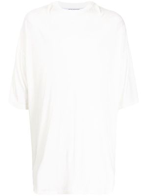 Julius three quarter-sleeved oversized T-shirt - White