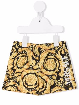 Versace Kids baroque-pattern print swim shorts - Gold