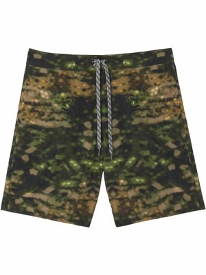 Burberry camouflage-print swim shorts - Green