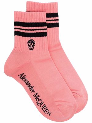 Alexander McQueen logo-knit striped socks - Pink