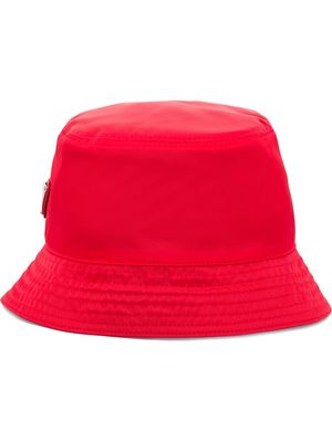 Prada Re-Nylon triangle logo bucket hat - Red