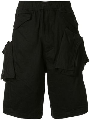 Julius pocket detail knee-length shorts - Black