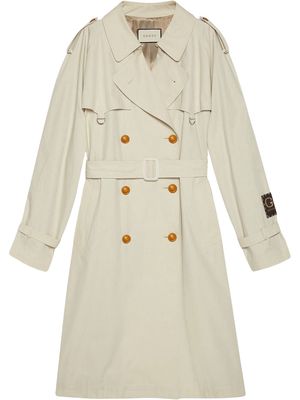 Gucci logo-patch trench coat - White
