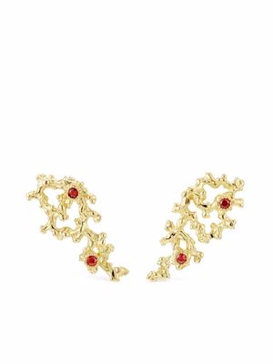 Clio Saskia 18kt yellow gold Seaweed garnet drop earrings