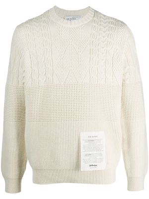Ballantyne logo patch cashmere knit jumper - White