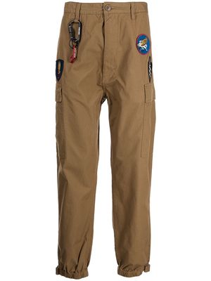 izzue patch detail utility trousers - Brown