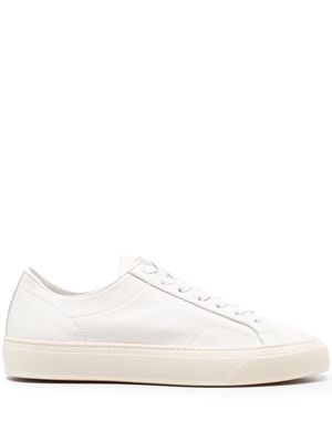 Closed lace-fastening flat-sole sneakers - White