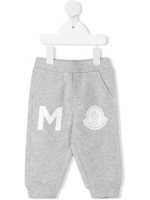 Moncler Enfant logo-patch track pants - Grey