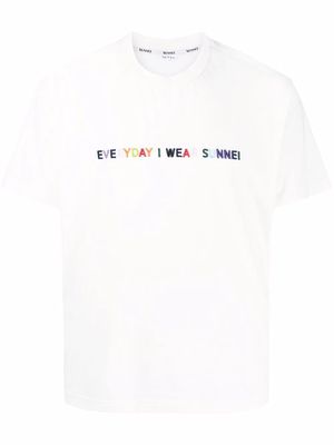 Sunnei slogan and logo-print T-shirt - White