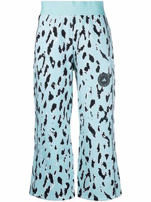 adidas by Stella McCartney leopard-print cropped track pants - Blue