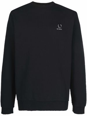 Raf Simons X Fred Perry logo-plaque long-sleeved jumper - Black