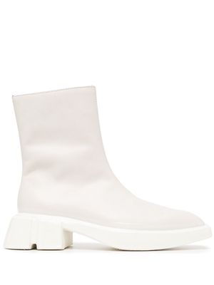 Both Gang leather ankle boots - White