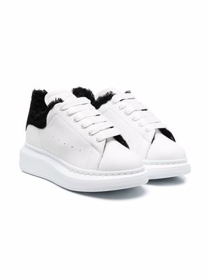 Alexander McQueen Kids oversized faux-fur trim sneakers - White