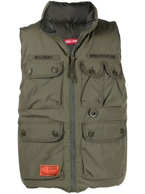 izzue logo patch padded gilet - Green