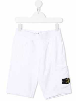 Stone Island Junior compass-patch joggers shorts - White