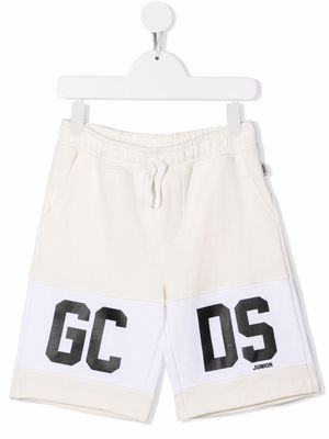 Gcds Kids logo-stripe track shorts - Neutrals