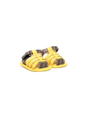 Fendi Kids cut-out detail sandals - Yellow
