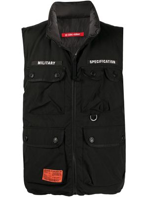 izzue logo patch padded gilet - Black