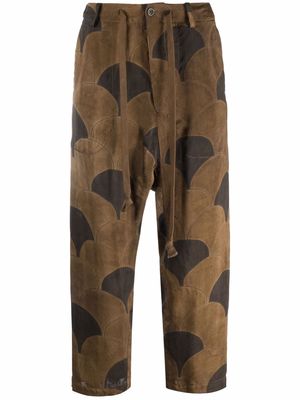 Uma Wang geometric-print cropped trousers - Brown