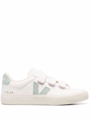 VEJA logo-patch touch-strap sneakers - White